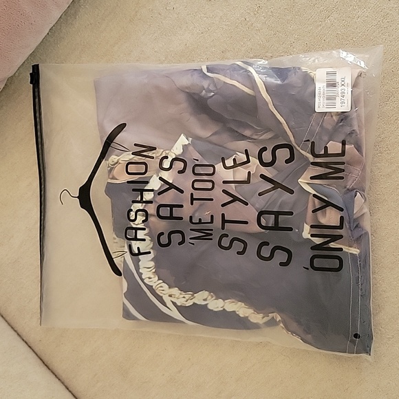 Dress - Picture 3 of 3